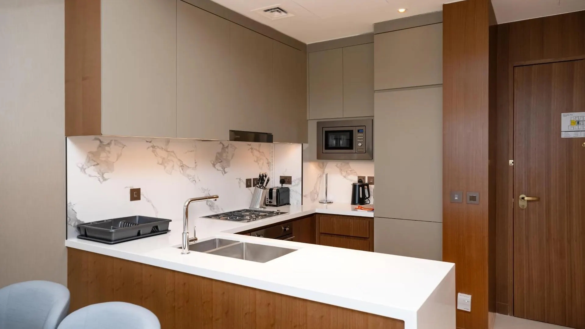Escape24 - Address Residence Opera - 2Br High Floor Downtown Dubai Apartment